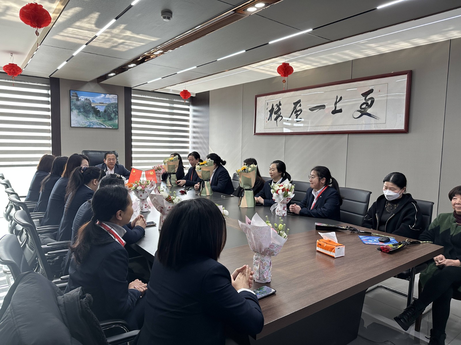 “同心協(xié)力 乘風(fēng)破浪 巾幗力量，再創(chuàng)輝煌”易順建工集團(tuán)舉行婦女節(jié)慶祝大會